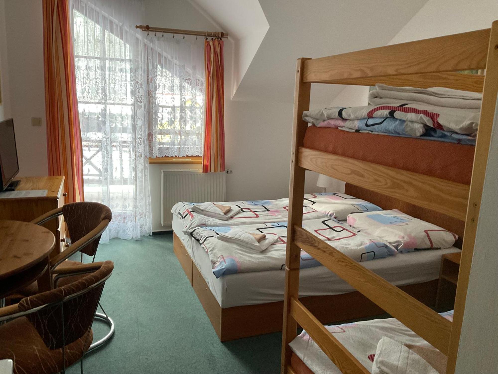 Pension Holiday Vrchlabí Eksteriør bilde